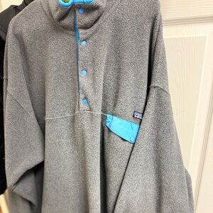 Patagonia Men's Sweater in Gray with Blue Details